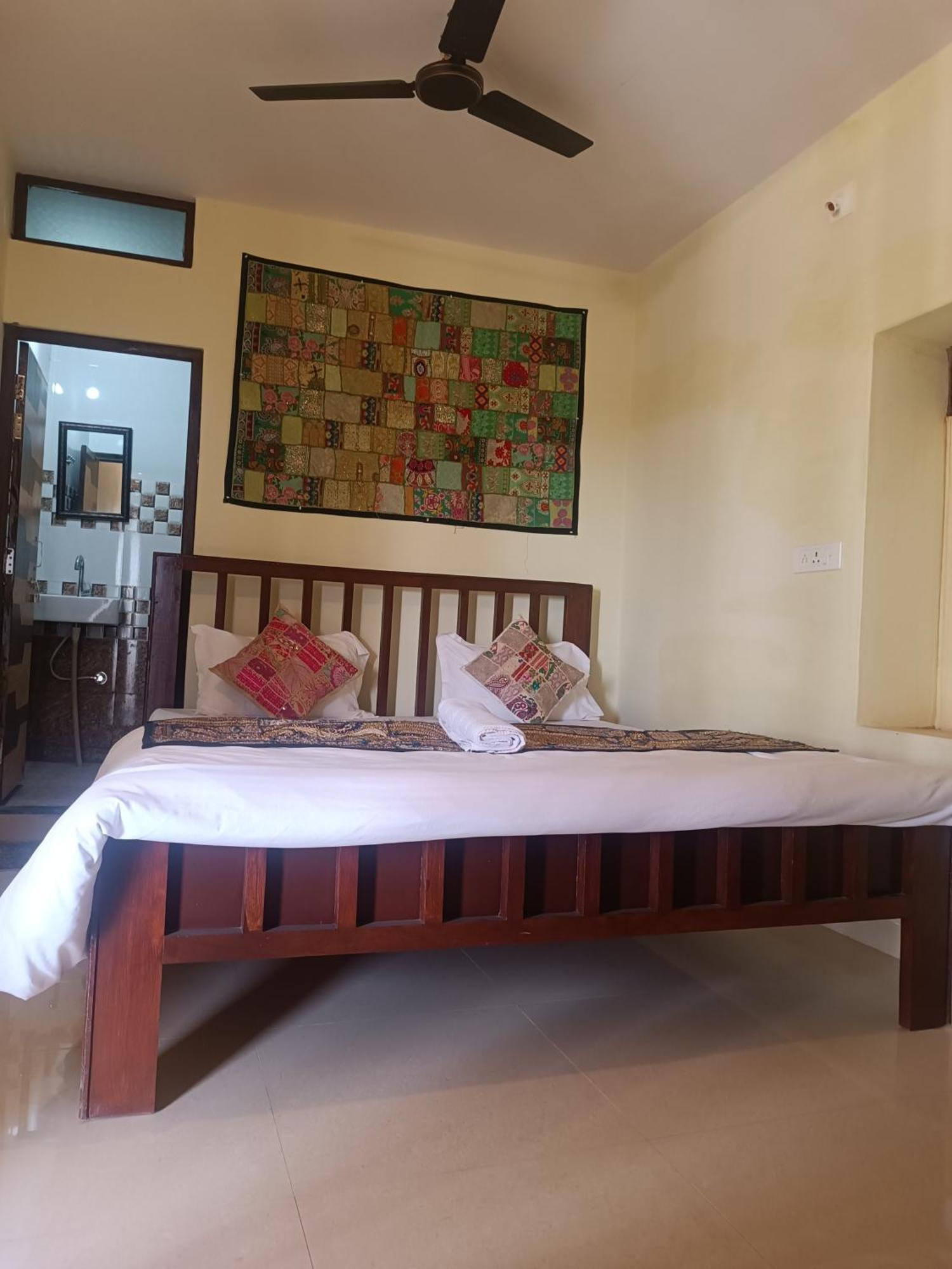 Hotel Relax Inn Jaisalmer Bilik gambar